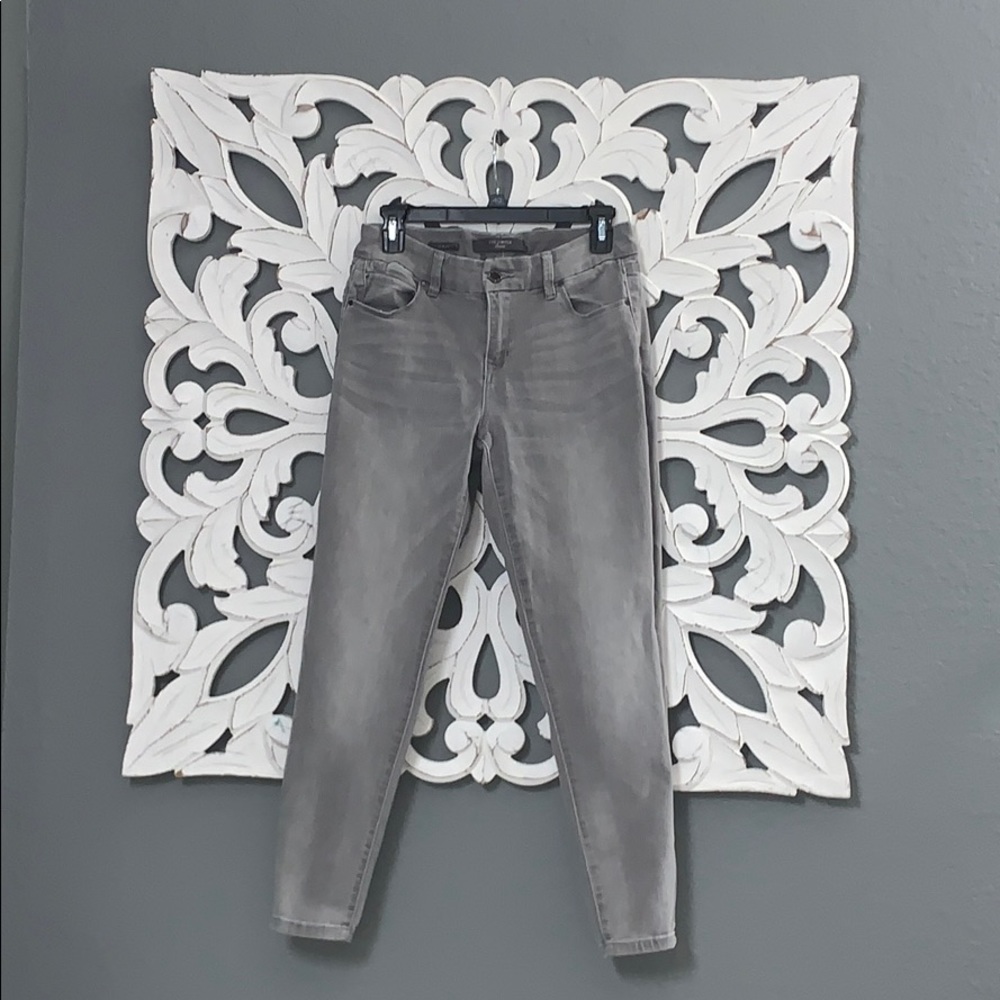 Women’s The Limited Grey Jeans 10 Short